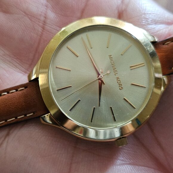 Michael Kors Women Watch Runway Slim MK2256 Gold Dial Brown Leather Strap - Picture 1 of 10